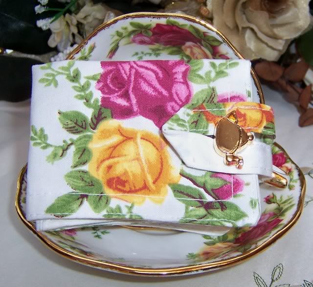 ROYAL ALBERT OLD COUNTRY ROSES Tea WALLET HOLDER Cozy  
